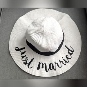White 'Just Married' Sun Hat